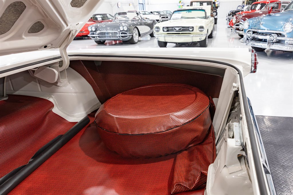 1960 Pontiac Bonneville 56