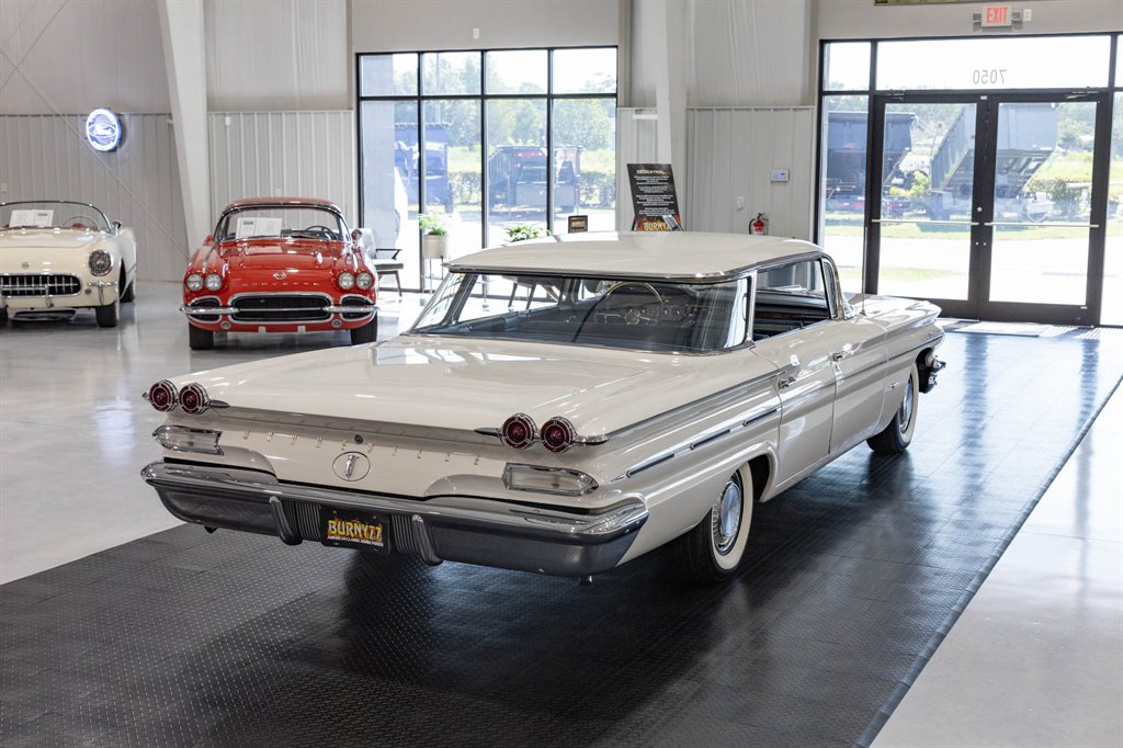 1960 Pontiac Bonneville 9