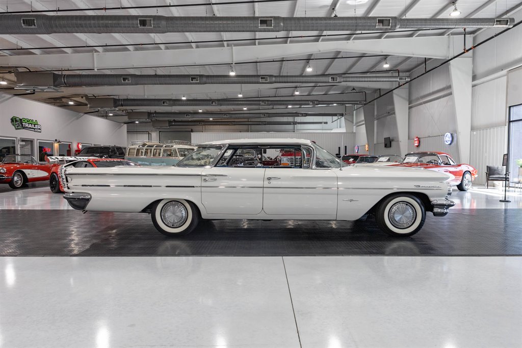 1960 Pontiac Bonneville 10
