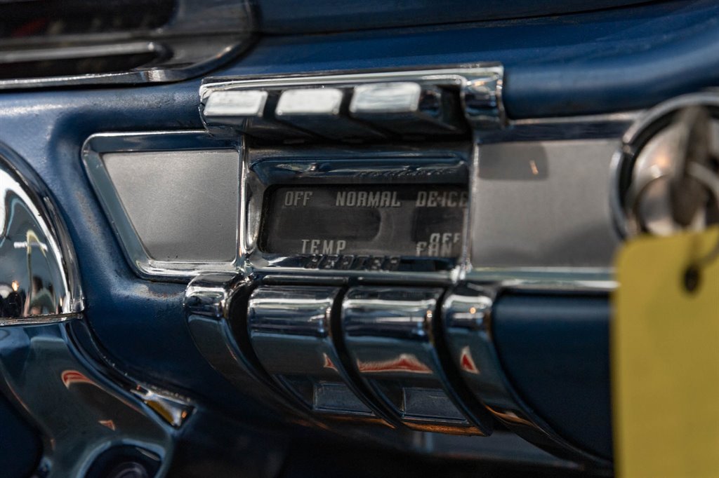 1960 Pontiac Bonneville 41