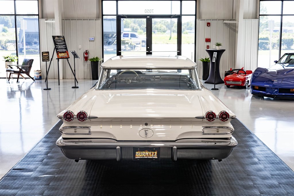 1960 Pontiac Bonneville 7