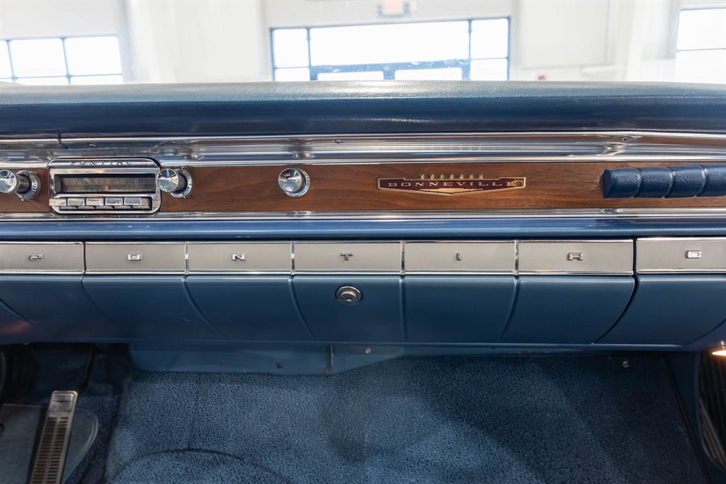 1960 Pontiac Bonneville 43