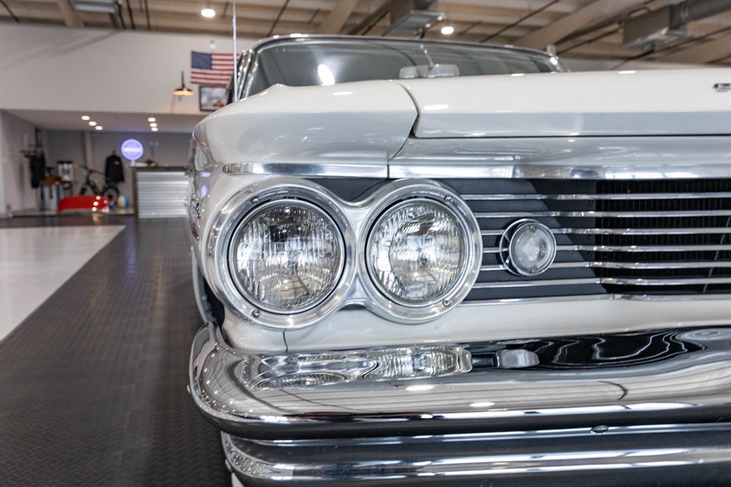 1960 Pontiac Bonneville 19