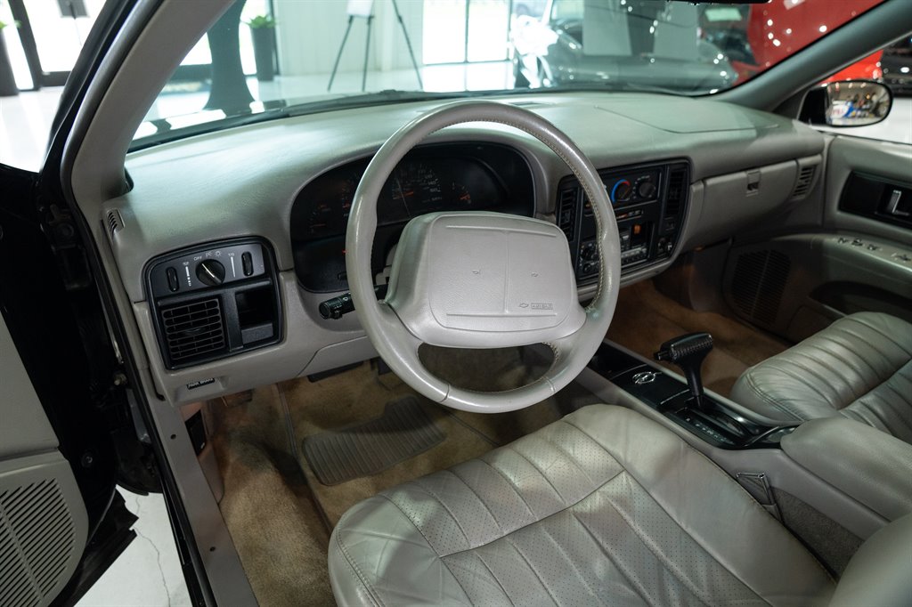 1996 Chevrolet Impala SS 29
