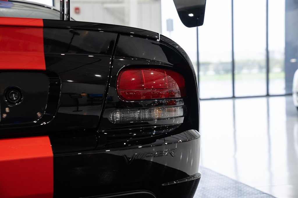 2009 Dodge Viper ACR 38