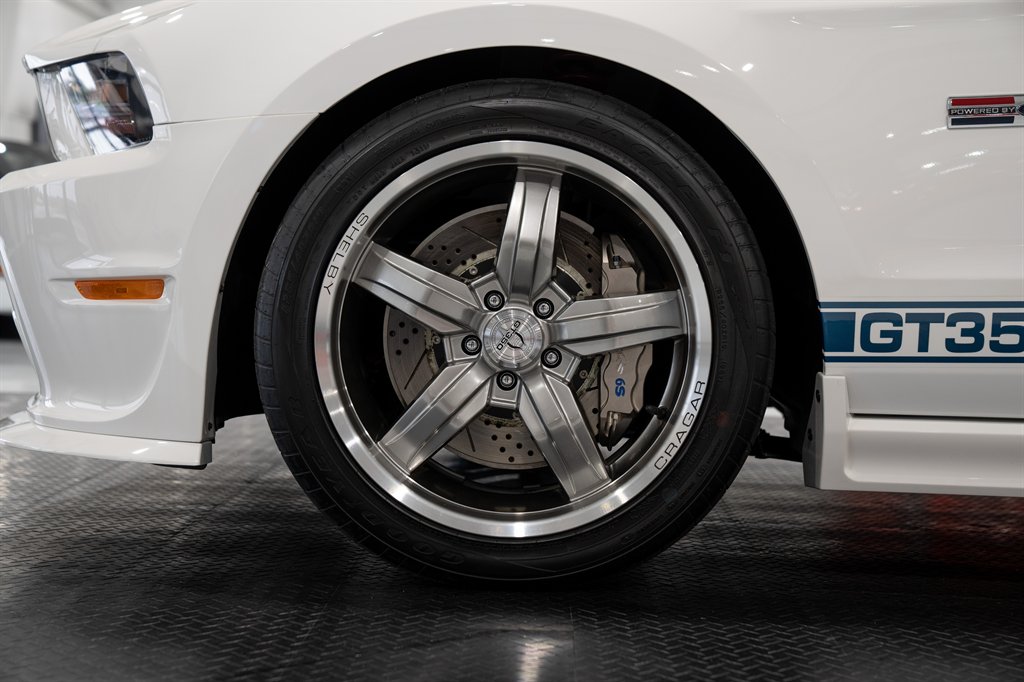 2011 Ford Shelby Mustang 38