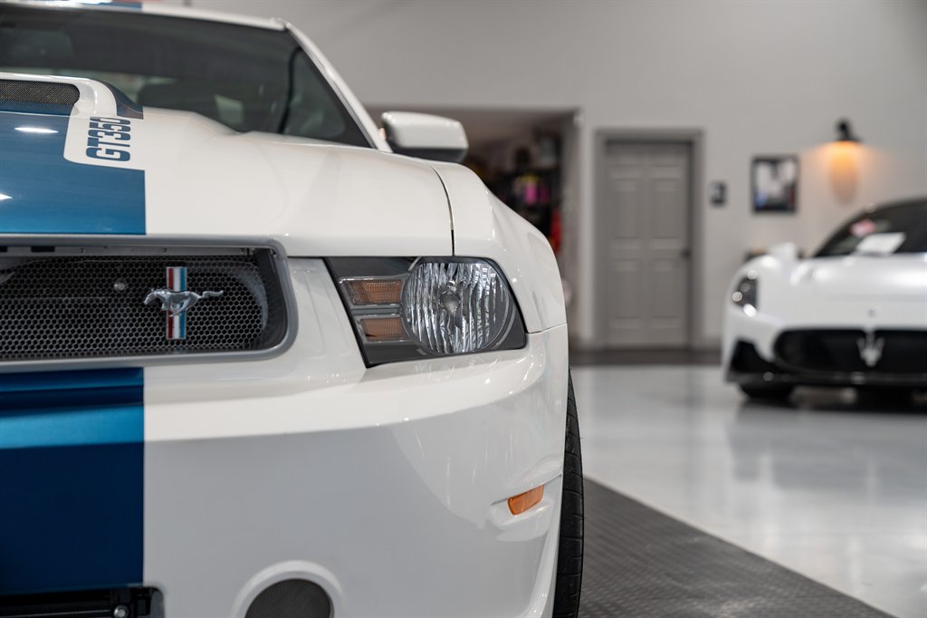 2011 Ford Shelby Mustang 19