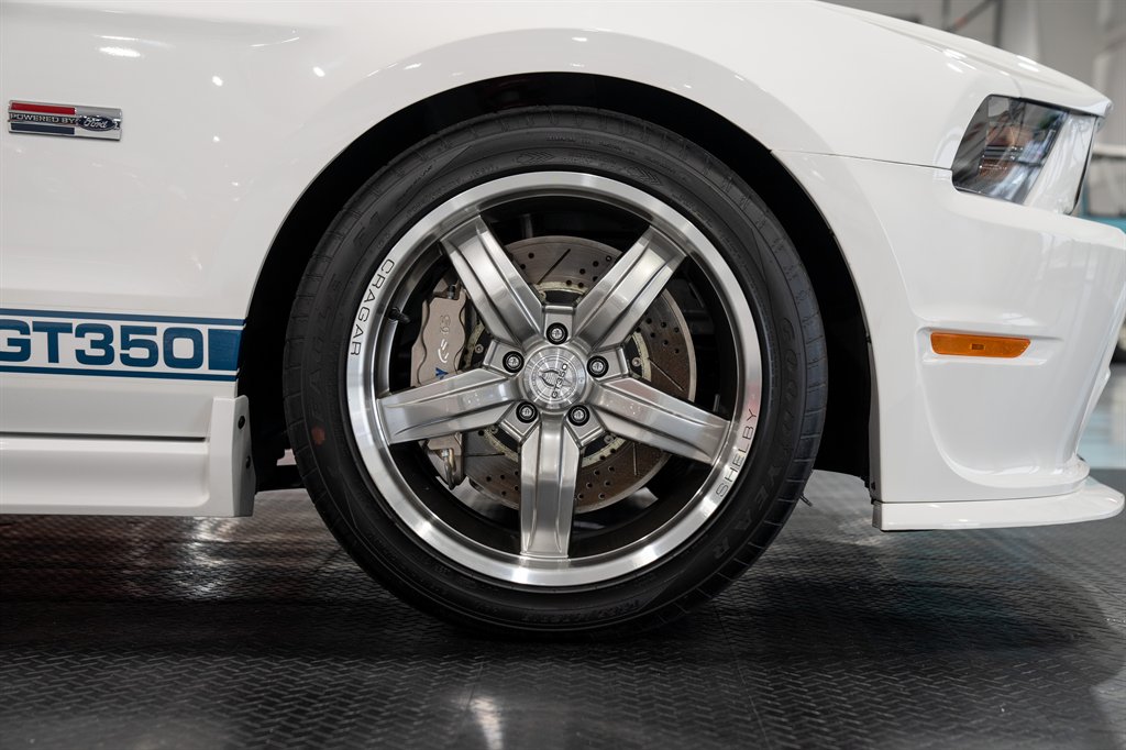 2011 Ford Shelby Mustang 36