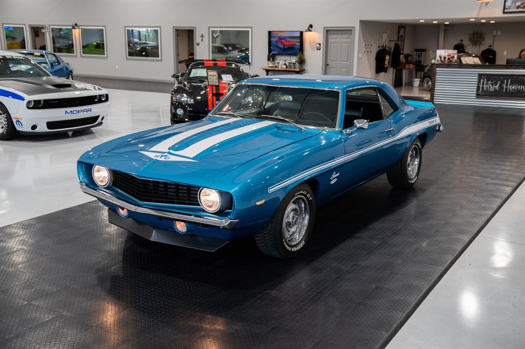 1969 Chevrolet Camaro Yenko Clone 2