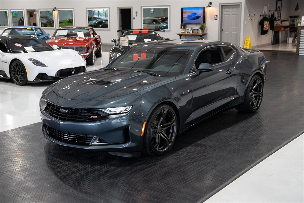 2022 Chevrolet Camaro 2