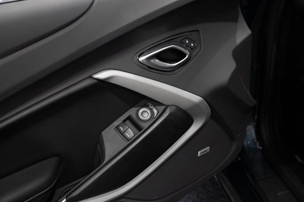 2022 Chevrolet Camaro 37