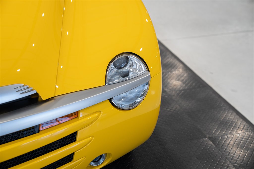 2004 Chevrolet SSR 21