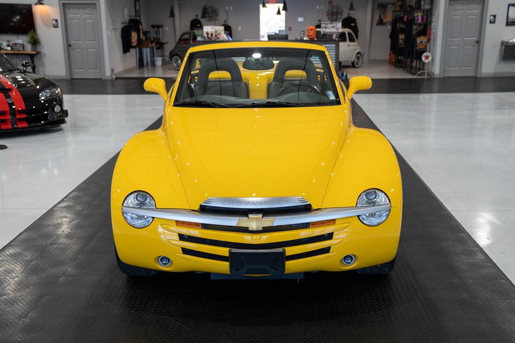 2004 Chevrolet SSR 24