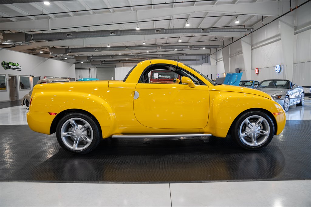 2004 Chevrolet SSR 19