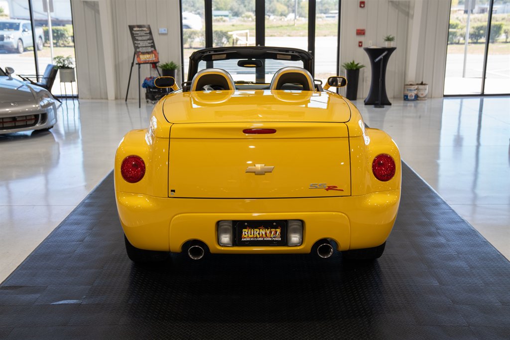 2004 Chevrolet SSR 8