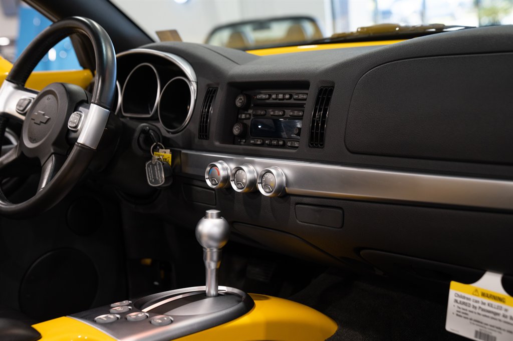 2004 Chevrolet SSR 66