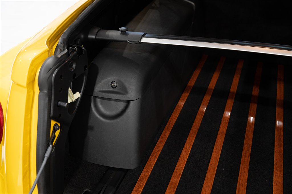 2004 Chevrolet SSR 38