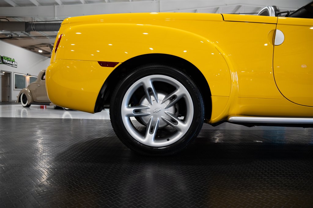2004 Chevrolet SSR 44