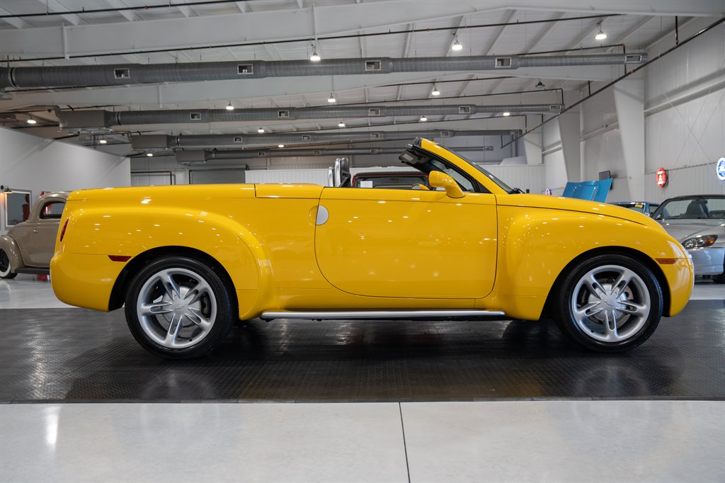 2004 Chevrolet SSR 11