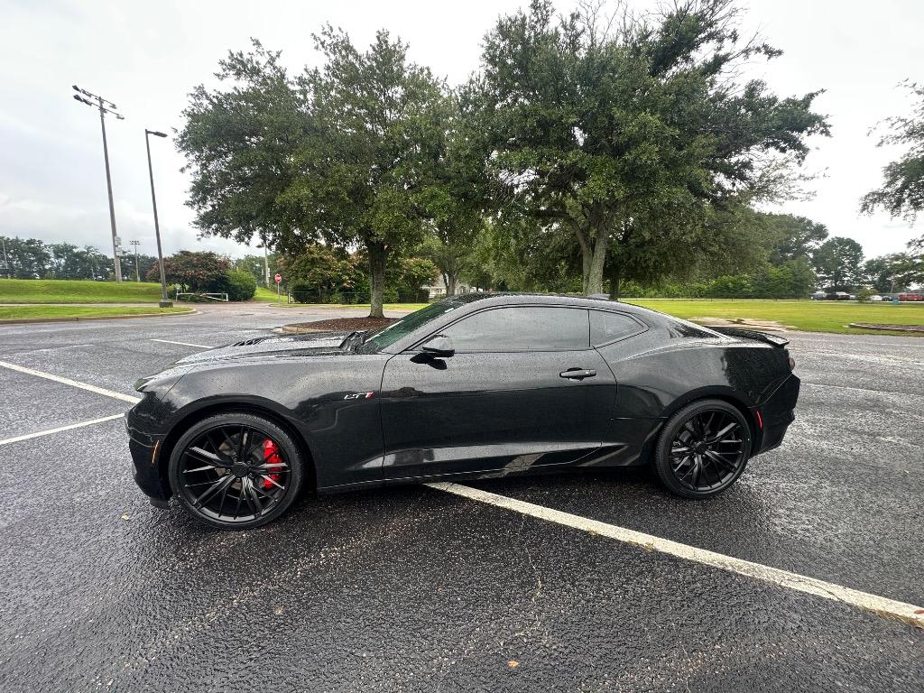 2022 Chevrolet Camaro LT1 photo 3