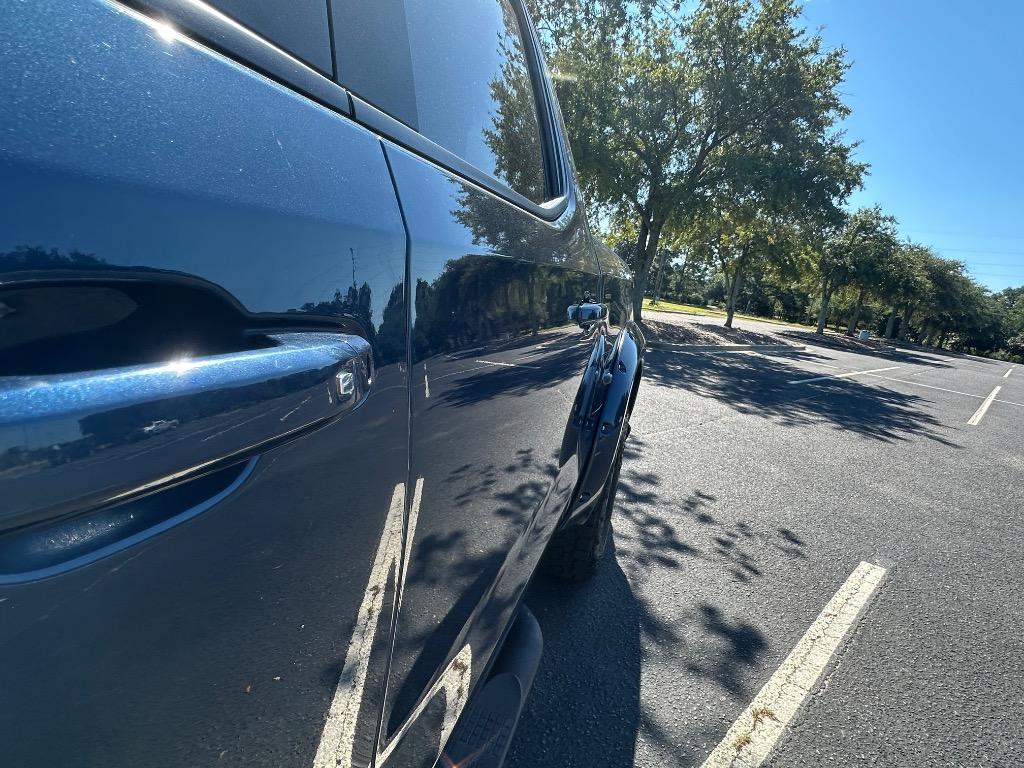 2020 Chevrolet Silverado 1500 RST photo 3