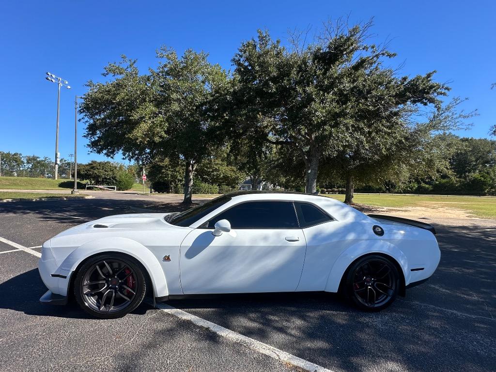 2021 Dodge Challenger R/T Scat Pack Widebody photo 3