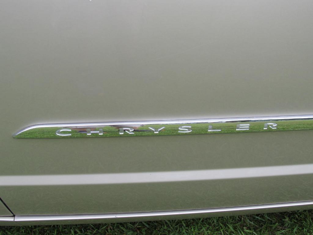 2016 Chrysler Town & Country Touring L - 10