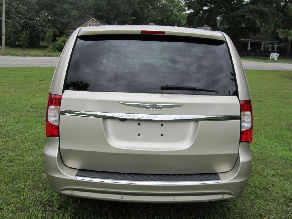 2016 Chrysler Town & Country Touring L - 4