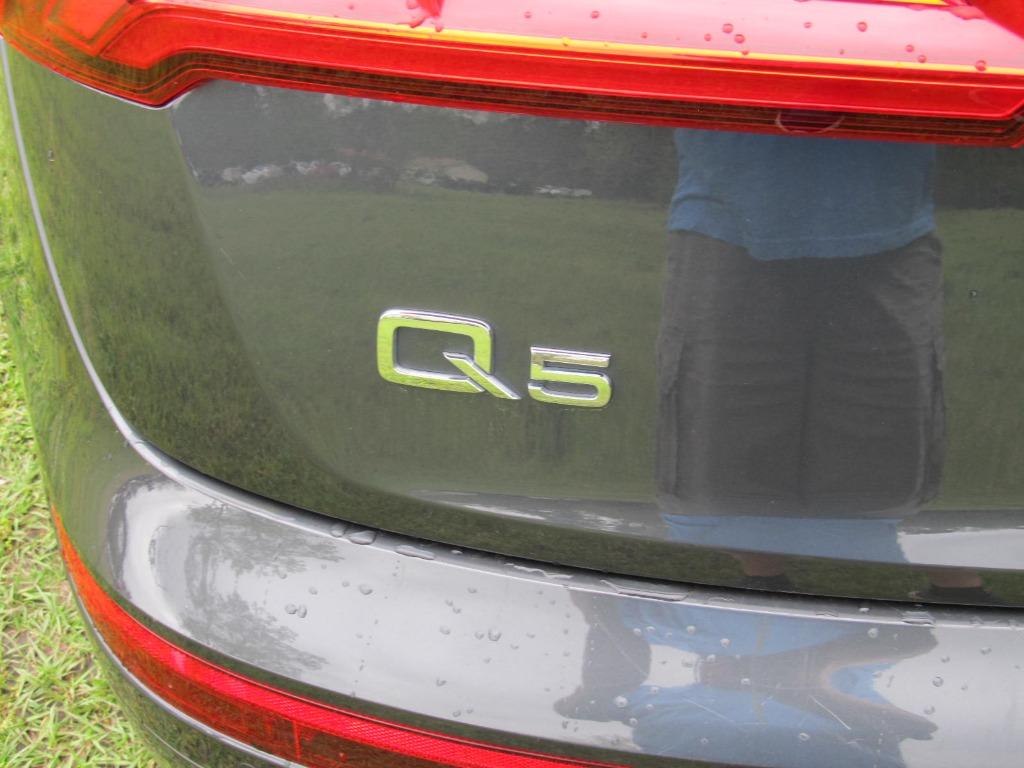 2020 Audi Q5 Premium Plus - 11