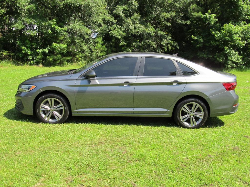 2022 Volkswagen Jetta SE - 2