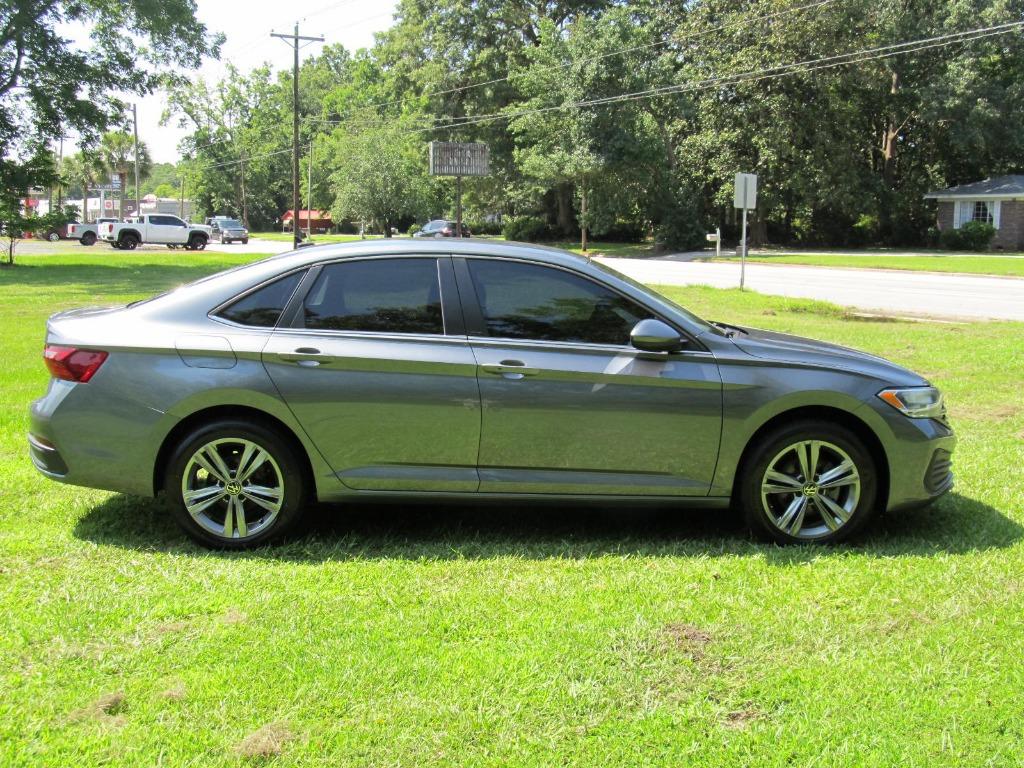 2022 Volkswagen Jetta SE - 6