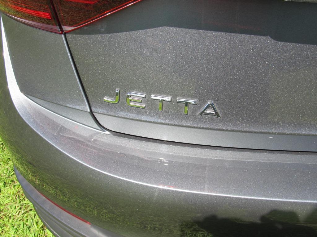 2022 Volkswagen Jetta SE - 11