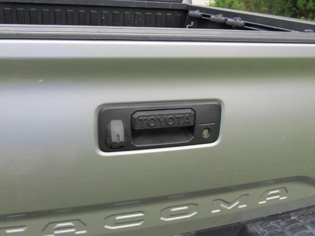 2018 Toyota Tacoma SR - 10