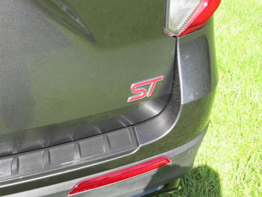 2020 Ford Explorer ST - 11