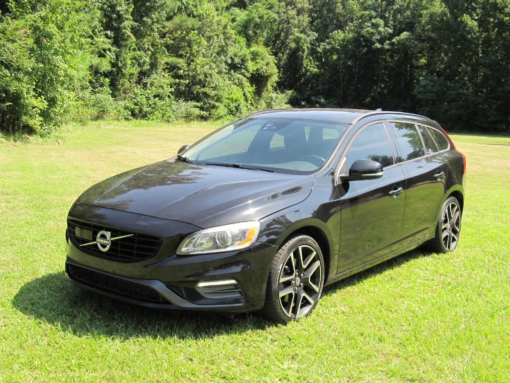2018 Volvo V60 T5 - Dynamic - 1