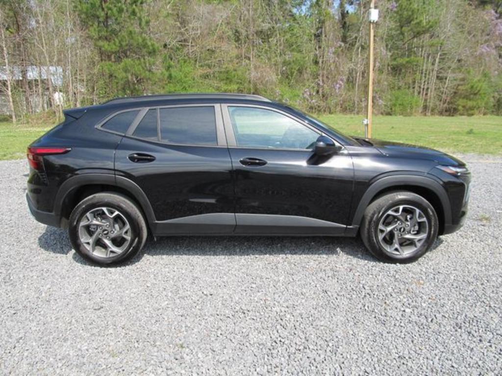 2025 Chevrolet Trax LT - 6