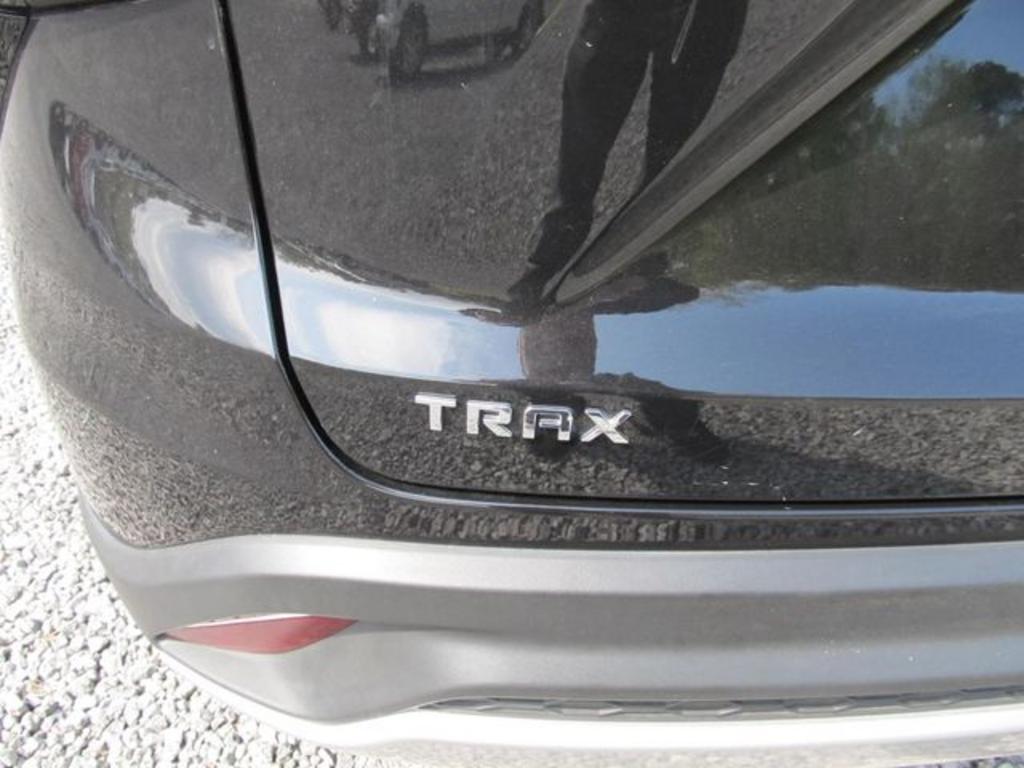 2025 Chevrolet Trax LT - 11
