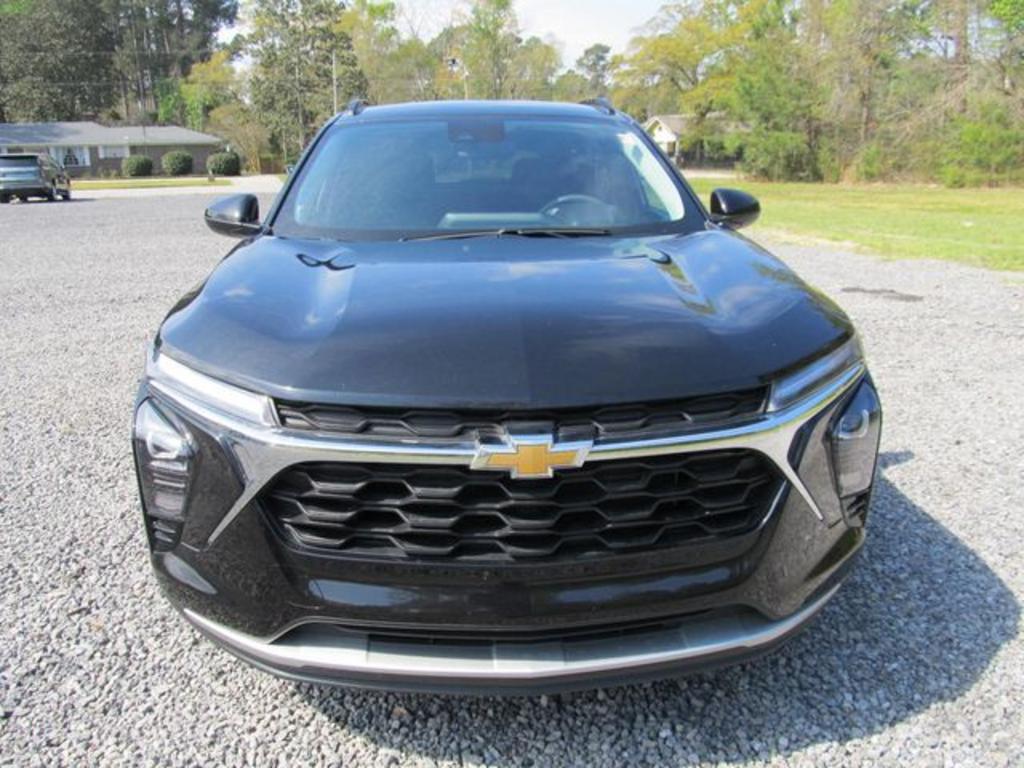 2025 Chevrolet Trax LT - 8