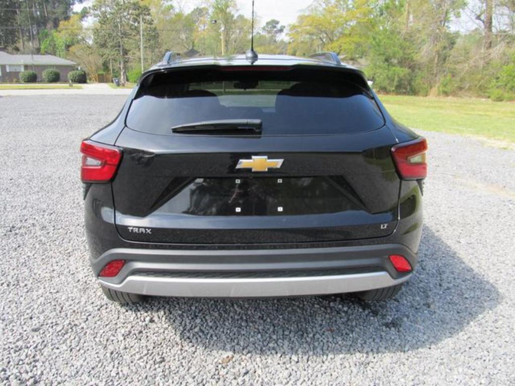 2025 Chevrolet Trax LT - 4