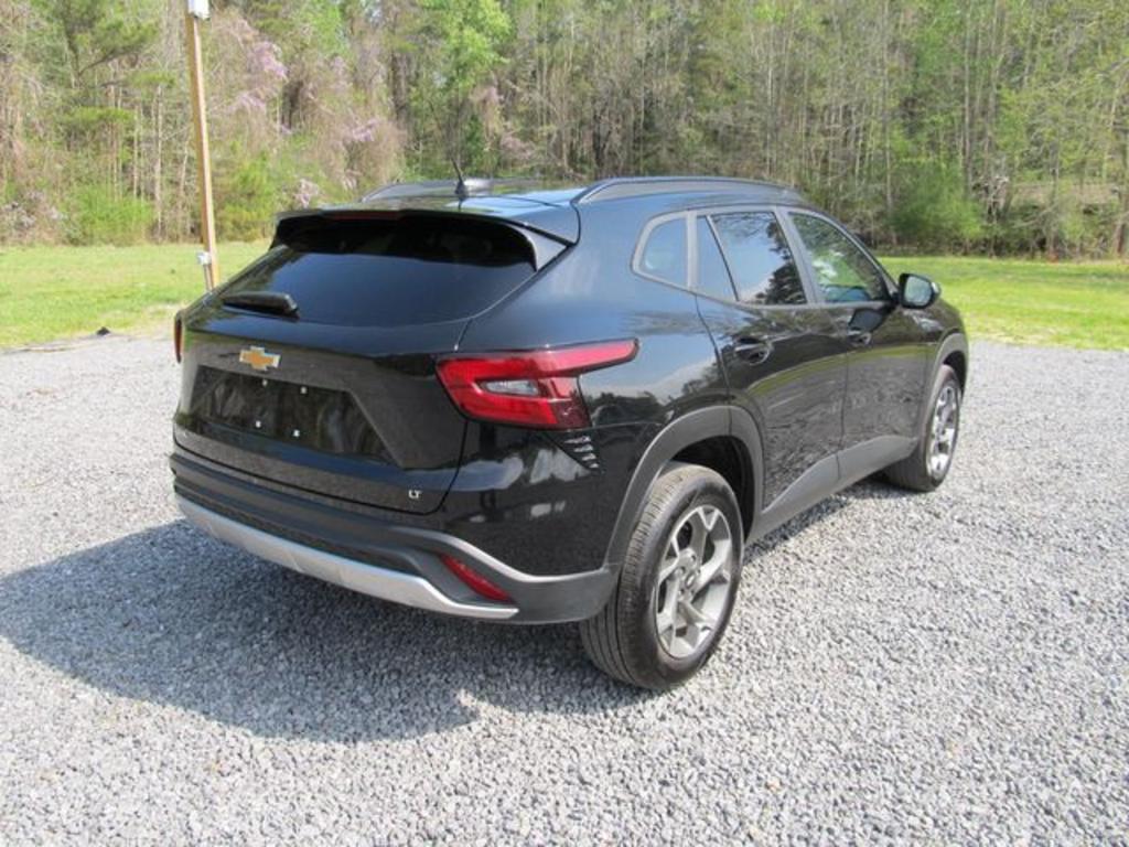 2025 Chevrolet Trax LT - 5