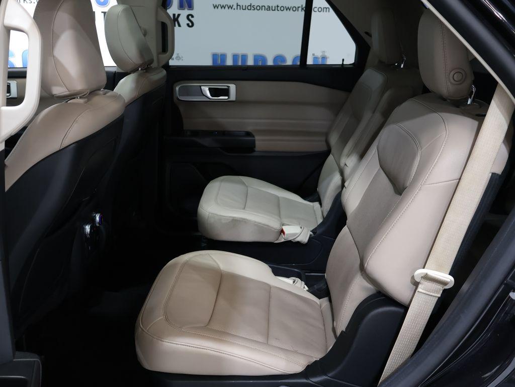 FordExplorer26