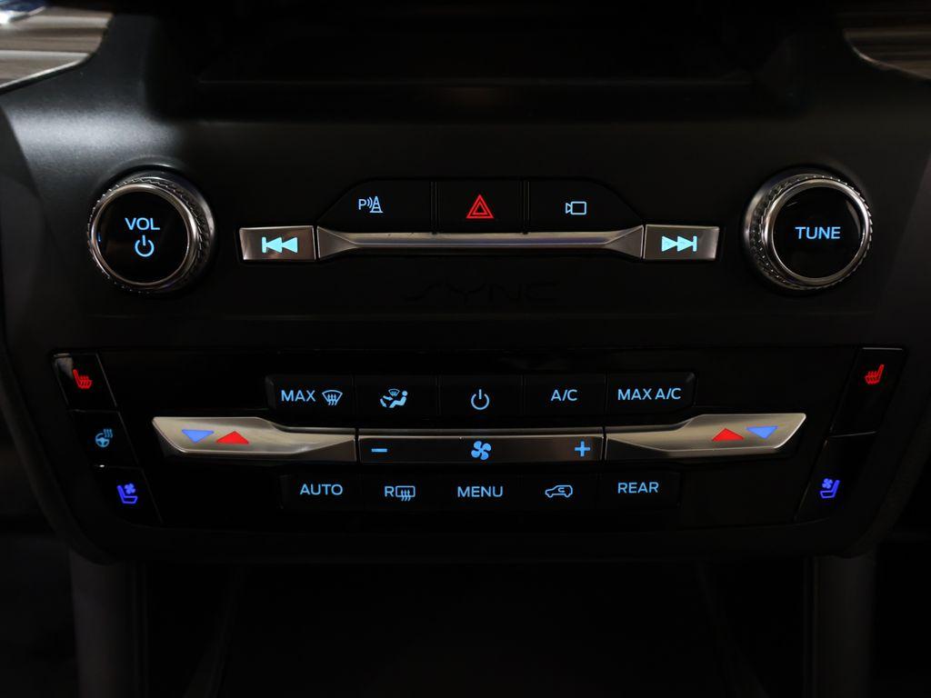 FordExplorer21