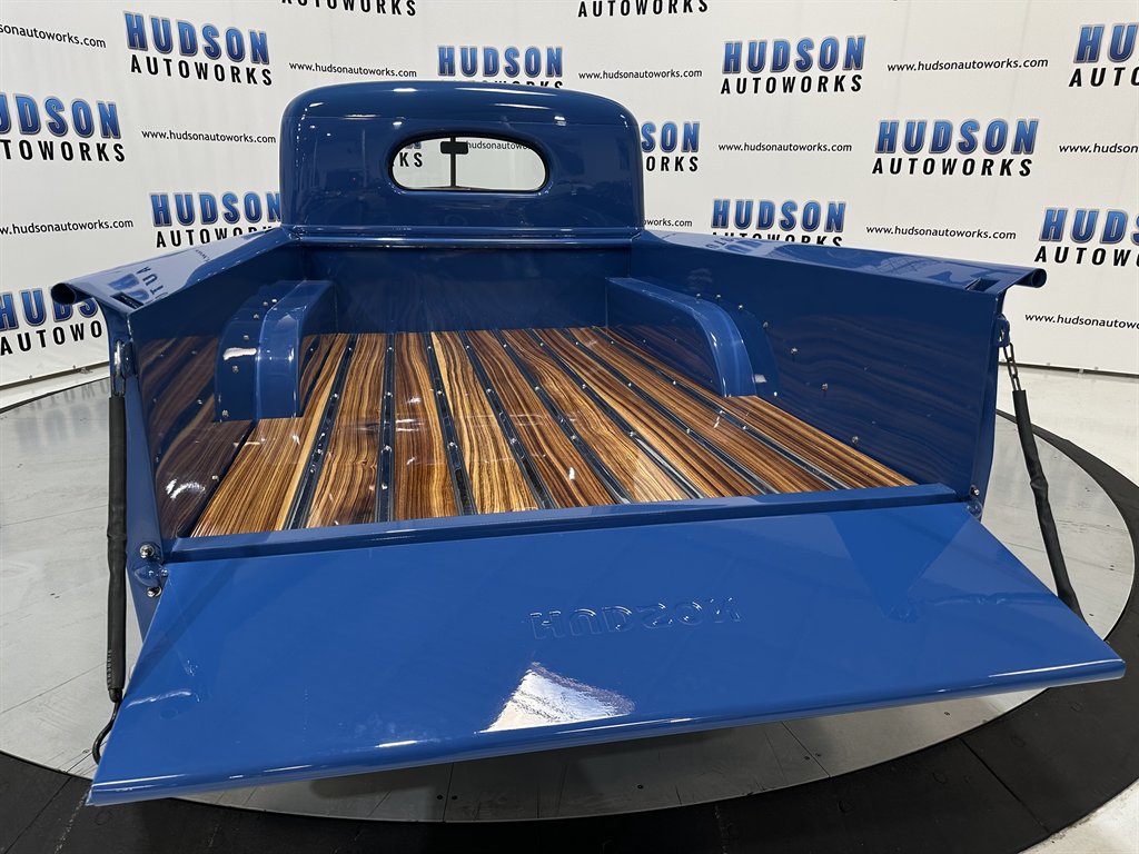 HudsonSuper SIX28