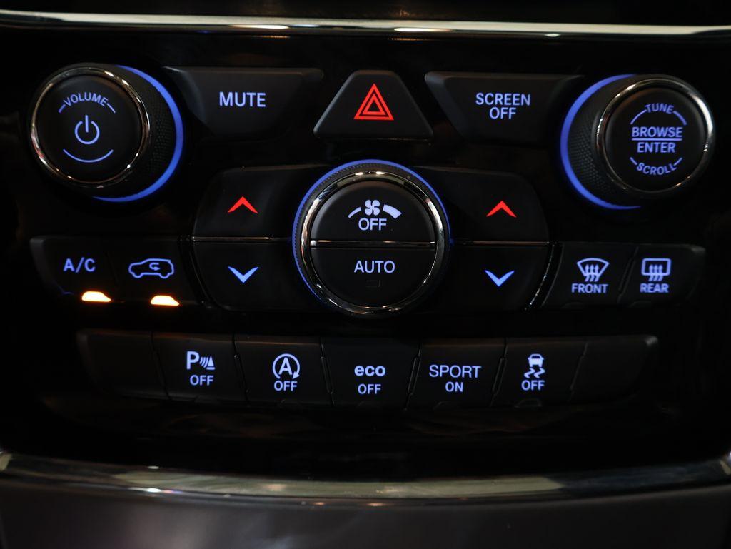 JeepGrand Cherokee22