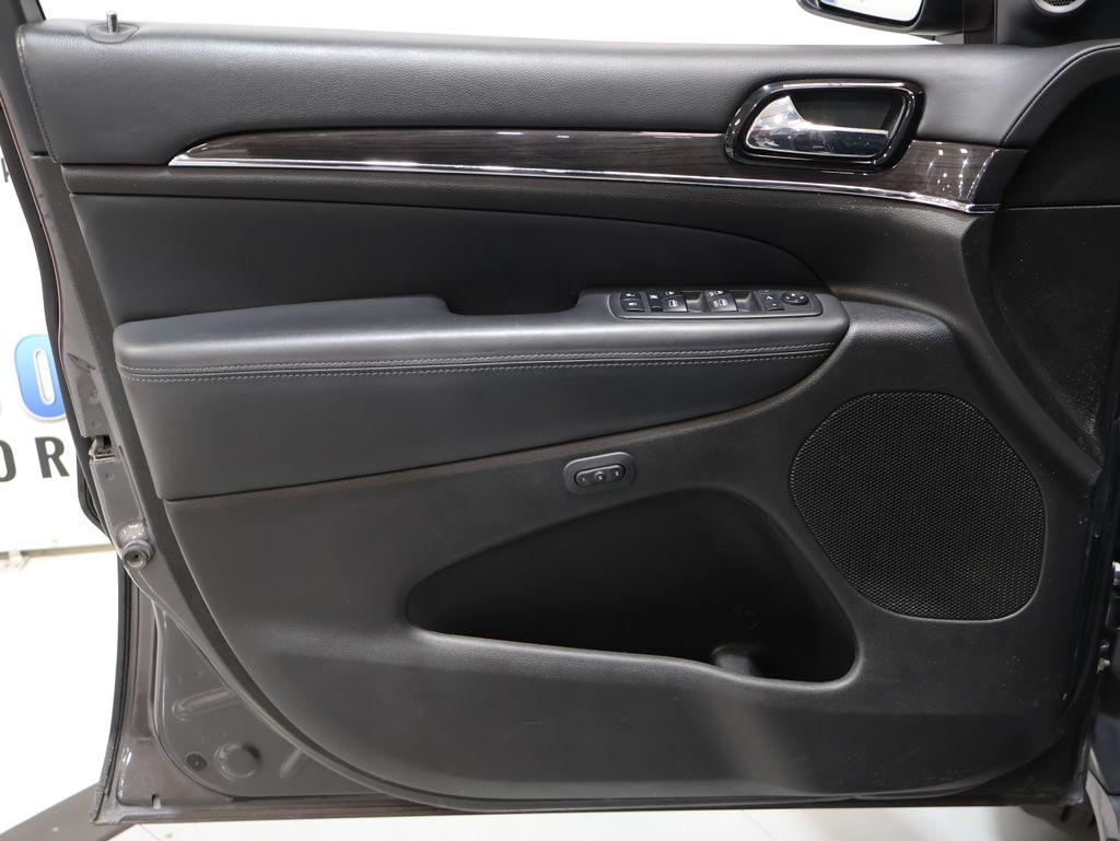 JeepGrand Cherokee10