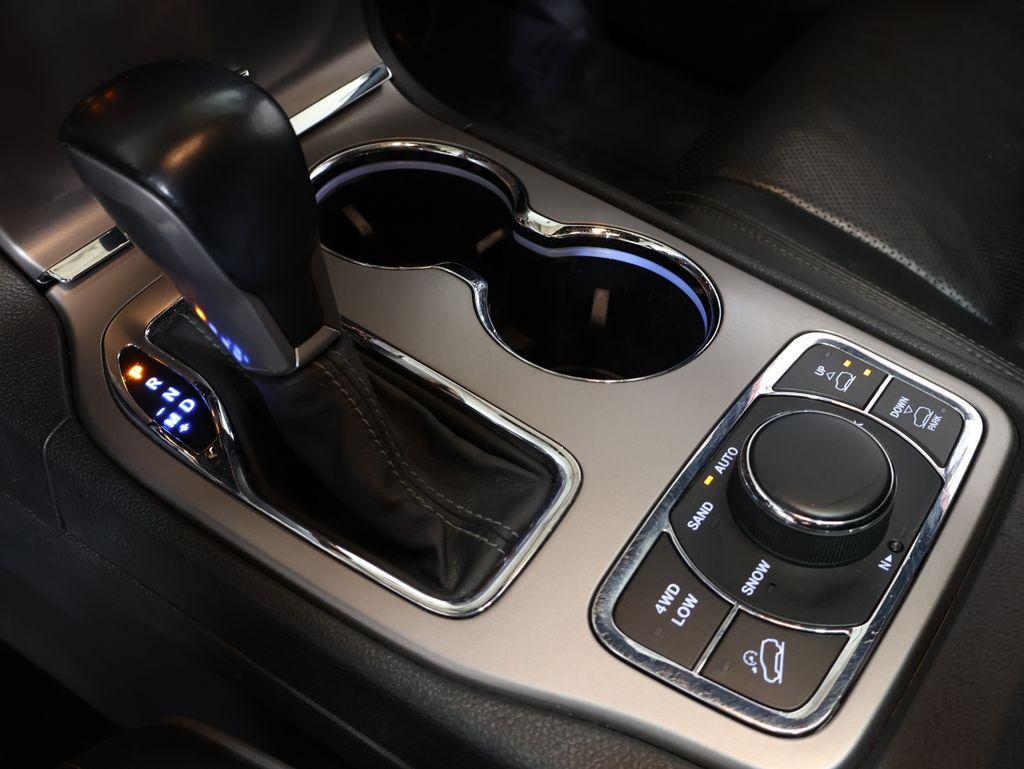 JeepGrand Cherokee23