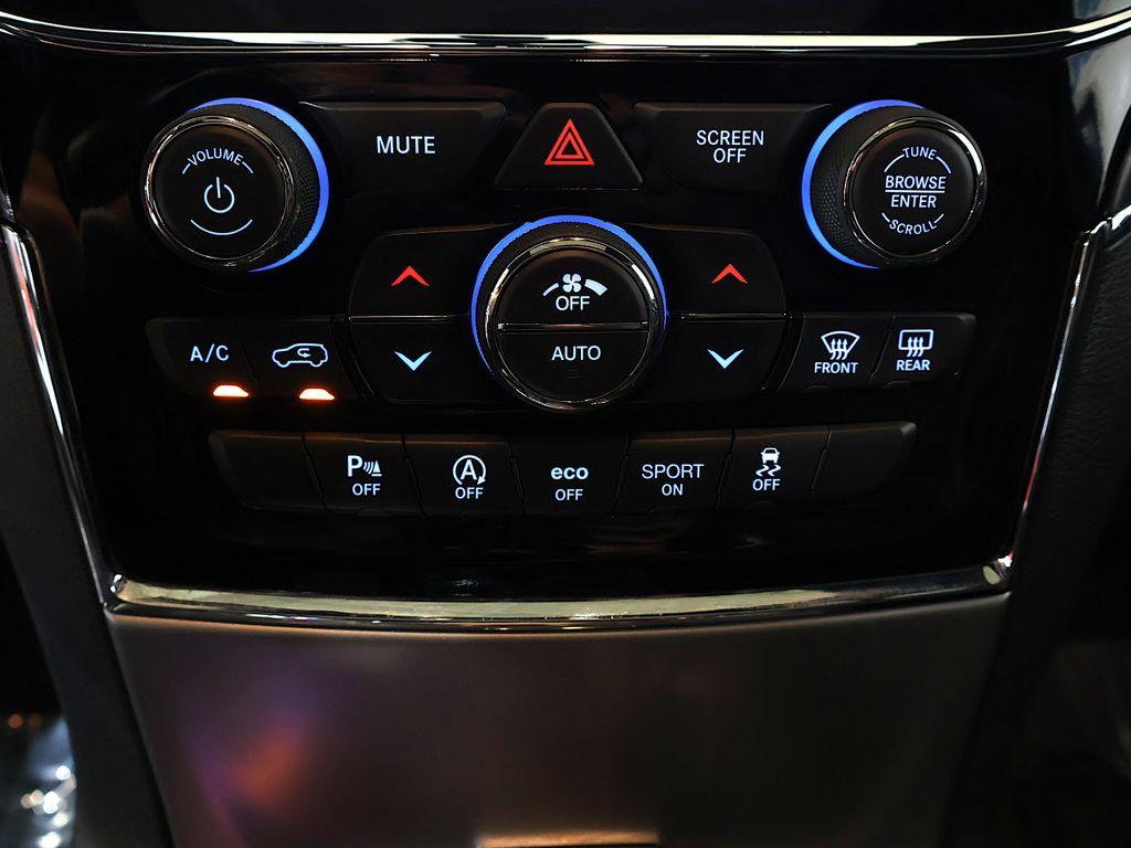 JeepGrand Cherokee22