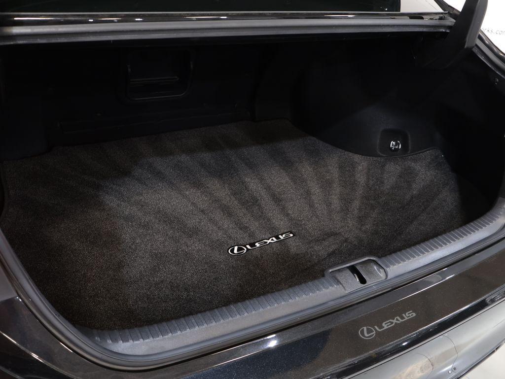 LexusES37