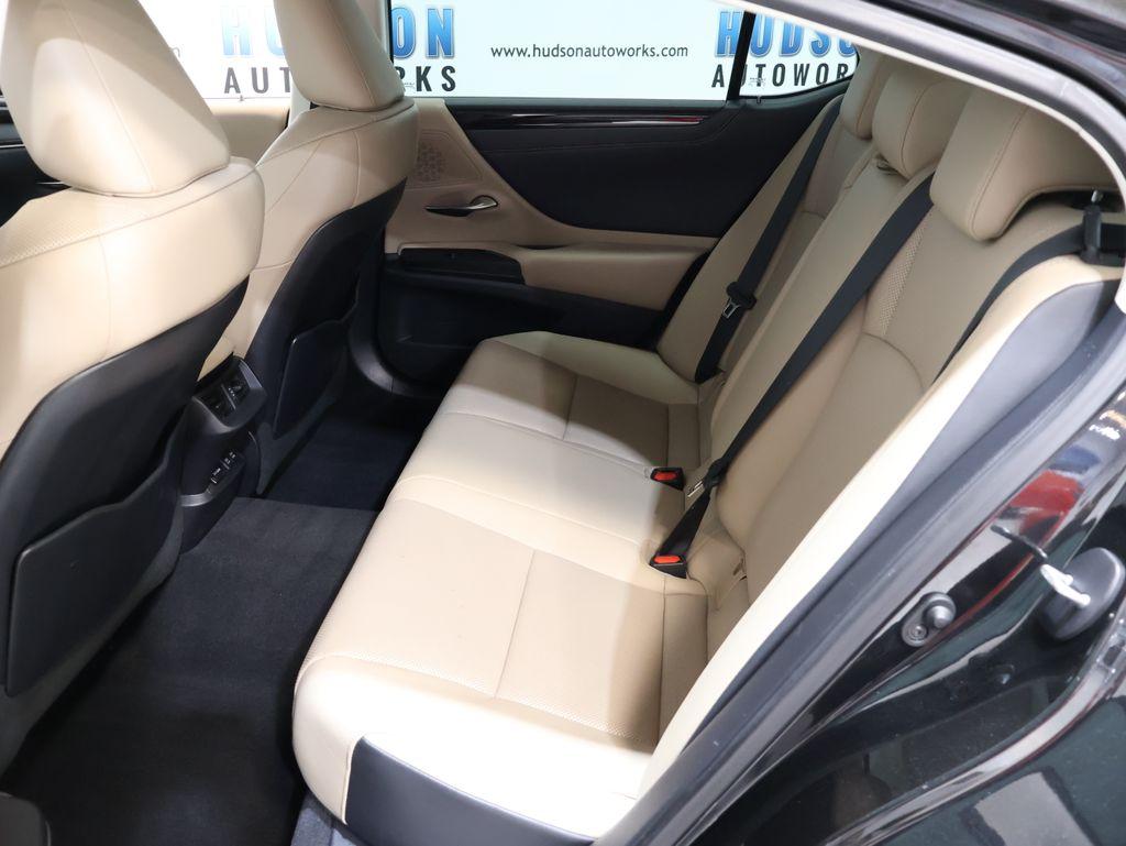 LexusES27
