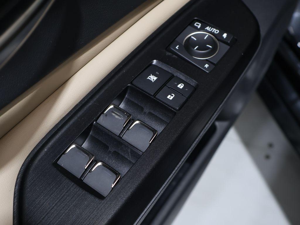 LexusES11